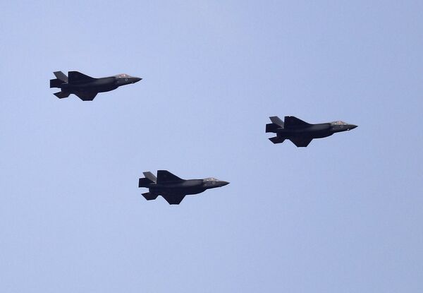Истребители F-35 ВВС Израиля во время парада в честь 69-ой годовщины независимости. 2 мая 2017 Истребители F-35 ВВС Израиля во время парада в честь 69-ой годовщины независимости. 2 мая 2017