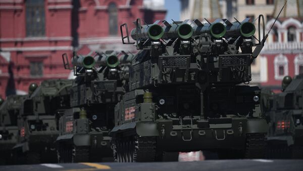 Зенитно-ракетный комплекс БУК-М2 на генеральной репетиции военного парада в Москве, посвящённого 72-й годовщине Победы в Великой Отечественной войне Зенитно-ракетный комплекс БУК-М2 на генеральной репетиции военного парада в Москве, посвящённого 72-й годовщине Победы в Великой Отечественной войне