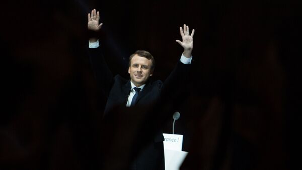 Лидер движения En Marche Эммануэль Макрон, победивший на президентских выборах во Франции, во время своей победной речи перед Лувром в Париже Лидер движения En Marche Эммануэль Макрон, победивший на президентских выборах во Франции, во время своей победной речи перед Лувром в Париже