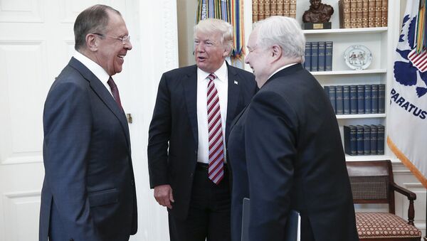 Министр иностранных дел России Сергей Лавров, президент США Дональд Трамп и посол Сергей Кисляк во время встречи в Вашингтоне. 10 мая 2017 Министр иностранных дел России Сергей Лавров, президент США Дональд Трамп и посол Сергей Кисляк во время встречи в Вашингтоне. 10 мая 2017