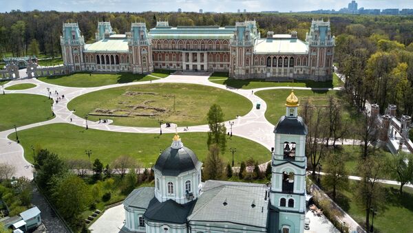 Дворцово-парковый ансамбль музея-заповедника Царицыно. Архивное фото Дворцово-парковый ансамбль музея-заповедника Царицыно. Архивное фото