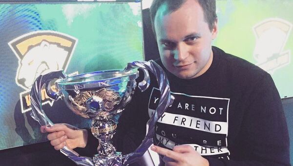 Генеральный менеджер Virtus.pro Роман Дворянкин Генеральный менеджер Virtus.pro Роман Дворянкин