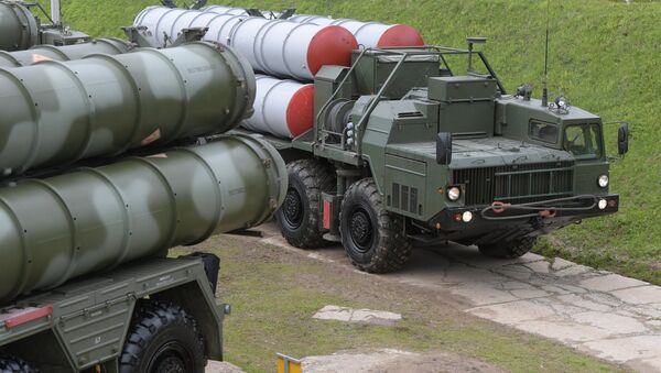 Зенитные ракетные комплексы С-400 Триумф. Архивное фото Зенитные ракетные комплексы С-400 Триумф. Архивное фото