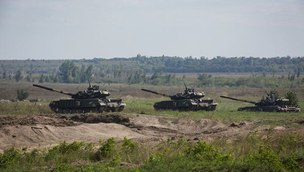 Украинские танки Т-80. Архивное фото Украинские танки Т-80. Архивное фото