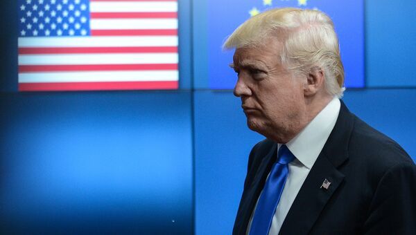 Президент США Дональд Трамп перед началом встречи в Брюсселе с лидерами Европейского совета Президент США Дональд Трамп перед началом встречи в Брюсселе с лидерами Европейского совета