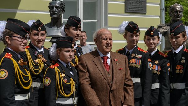 Президент Российской академии художеств, скульптор, художник Зураб Церетели на открытии Аллеи Правителей в Москве Президент Российской академии художеств, скульптор, художник Зураб Церетели на открытии Аллеи Правителей в Москве