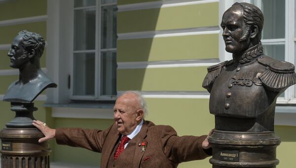 Президент Российской академии художеств, скульптор, художник Зураб Церетели на открытии Аллеи Правителей в Москве Президент Российской академии художеств, скульптор, художник Зураб Церетели на открытии Аллеи Правителей в Москве