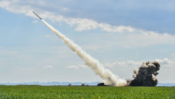 Украинские военные провели испытания новой украинской высокоточной управляемой боевой ракеты, 26 мая 2017. Архивное фото Украинские военные провели испытания новой украинской высокоточной управляемой боевой ракеты, 26 мая 2017. Архивное фото