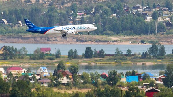 Первый полет нового российского пассажирского самолета МС-21 Первый полет нового российского пассажирского самолета МС-21