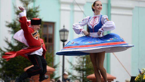 Участники фестиваля русского фольклора Каравон в селе Русское Никольское в Лаишевском районе Татарстана Участники фестиваля русского фольклора Каравон в селе Русское Никольское в Лаишевском районе Татарстана