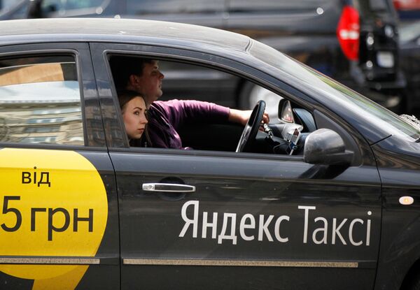 Автомобиль службы Yandex-такси в Киеве Автомобиль службы Yandex-такси в Киеве