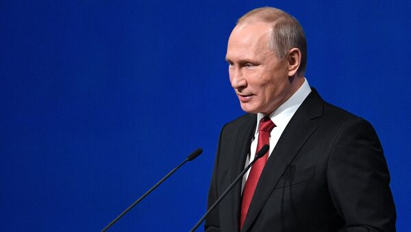 Президент РФ Владимир Путин на XXI Петербургском международном экономическом форуме. 2 июня 2017 Президент РФ Владимир Путин на XXI Петербургском международном экономическом форуме. 2 июня 2017