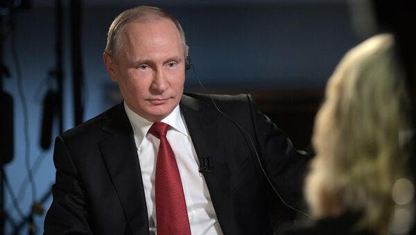 Президент РФ Владимир Путин и телеведущая NBC News Меган Келли во время интервью. 3 июня 2017 Президент РФ Владимир Путин и телеведущая NBC News Меган Келли во время интервью. 3 июня 2017