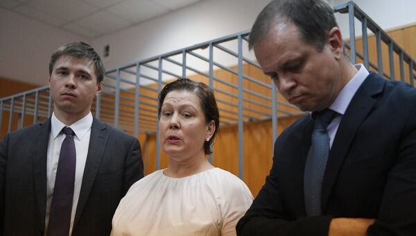 Оглашение приговора бывшему директору библиотеки украинской литературы Наталье Шариной, обвиняемой в экстремизме и растрате, в Мещанском суде Москвы. 5 июня 2017 Оглашение приговора бывшему директору библиотеки украинской литературы Наталье Шариной, обвиняемой в экстремизме и растрате, в Мещанском суде Москвы. 5 июня 2017
