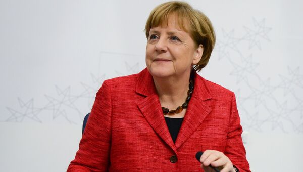 Голая Ангела Меркель. Фрау Канцлер шокирует своими откровенными фото. Часть - 1