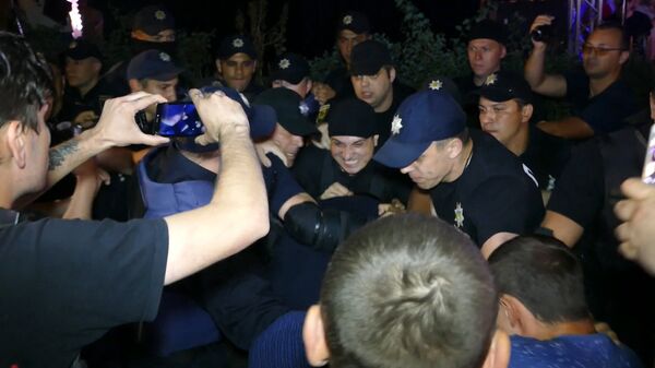 Радикалы подрались с полицией, пытаясь сорвать концерт Билык в Одессе Радикалы подрались с полицией, пытаясь сорвать концерт Билык в Одессе