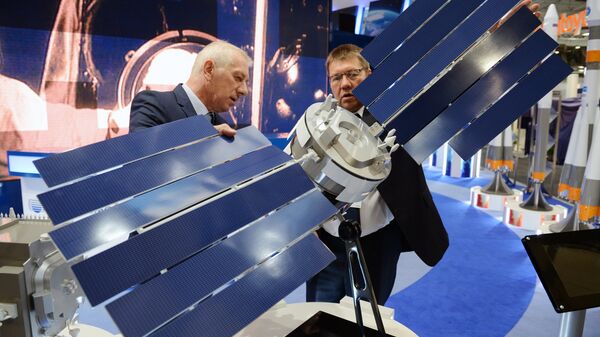 Стенд Роскосмоса на Международном авиасалоне Ле Бурже - 2017 во Франции Стенд Роскосмоса на Международном авиасалоне Ле Бурже - 2017 во Франции
