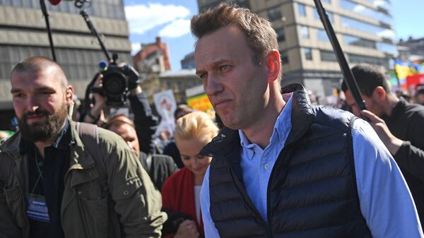Алексей Навальный на проспекте Академика Сахарова, где проходит митинг против сноса пятиэтажек в Москве Алексей Навальный на проспекте Академика Сахарова, где проходит митинг против сноса пятиэтажек в Москве