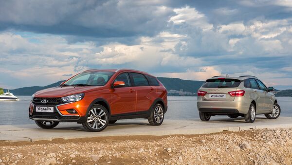 Новые универсалы Lada Vesta SW Cross (на первом плане) и Lada Vesta SW автоконцерна ПАО АВТОВАЗ Новые универсалы Lada Vesta SW Cross (на первом плане) и Lada Vesta SW автоконцерна ПАО АВТОВАЗ