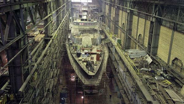 Строительство на судостроительном заводе Северная верфь. Архивное фото Строительство на судостроительном заводе Северная верфь. Архивное фото