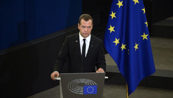Премьер-министр РФ Д. Медведев принял участие в церемонии прощания с экс-канцлером Г. Колем Премьер-министр РФ Д. Медведев принял участие в церемонии прощания с экс-канцлером Г. Колем