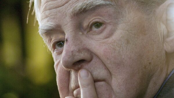 Писатель Даниил Гранин во время презентации своей книги Причуды моей памяти Писатель Даниил Гранин во время презентации своей книги Причуды моей памяти