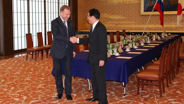 Встреча первого заместителя председателя правительства РФ Игоря Шувалова и главы МИД Японии Фумио Кисиды в Токио Встреча первого заместителя председателя правительства РФ Игоря Шувалова и главы МИД Японии Фумио Кисиды в Токио