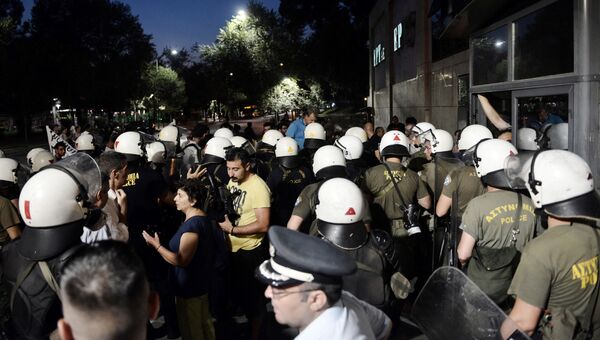 Акция протеста против приезда главы Еврокомиссии Жана-Клода Юнкера в Салониках, Греция. 13 июля 2017 Акция протеста против приезда главы Еврокомиссии Жана-Клода Юнкера в Салониках, Греция. 13 июля 2017