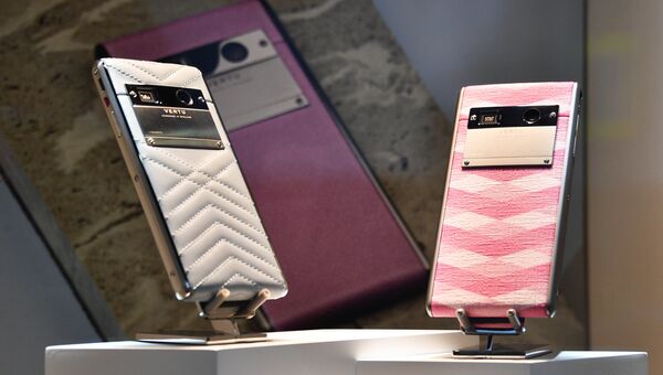 Мобильные телефоны Vertu. Архивное фото Мобильные телефоны Vertu. Архивное фото