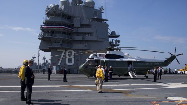 Президент США Дональд Трамп принял участие в церемонии спуска на воду нового авианосца американских ВМС Gerald Ford Президент США Дональд Трамп принял участие в церемонии спуска на воду нового авианосца американских ВМС Gerald Ford
