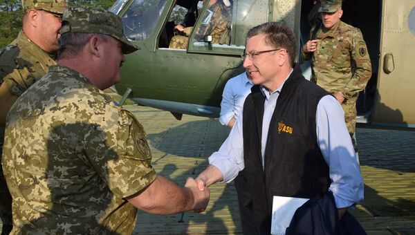 Спецпредставитель США по Украине Курт Волкер на Донбассе Спецпредставитель США по Украине Курт Волкер на Донбассе