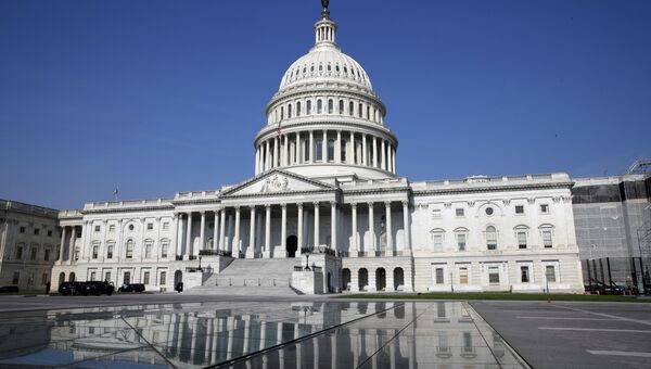 Здание Конгресса США на Капитолийском холме в Вашингтоне. Архивное фото Здание Конгресса США на Капитолийском холме в Вашингтоне. Архивное фото