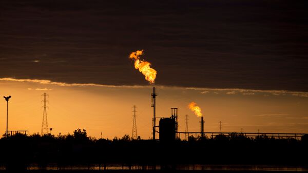 Нефтяной комплекс в районе реки Ориноко в Венесуэле Нефтяной комплекс в районе реки Ориноко в Венесуэле