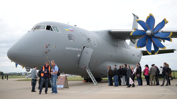 Грузовой самолет Ан-70 на Международном авиационно-космическом салоне МАКС-2013 в подмосковном Жуковском Грузовой самолет Ан-70 на Международном авиационно-космическом салоне МАКС-2013 в подмосковном Жуковском