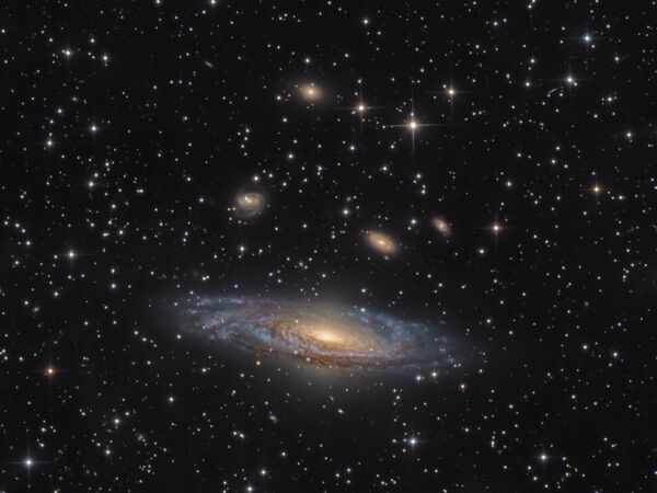 Работа фотографа Bernard Miller NGC 7331 - The Deer Lick Group, вошедшая в шорт-лист Insight Astronomy Photographer of the Year 2017 Работа фотографа Bernard Miller NGC 7331 - The Deer Lick Group, вошедшая в шорт-лист Insight Astronomy Photographer of the Year 2017