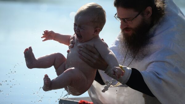 В РПЦ пояснили, почему нельзя крестить детей у раскольников