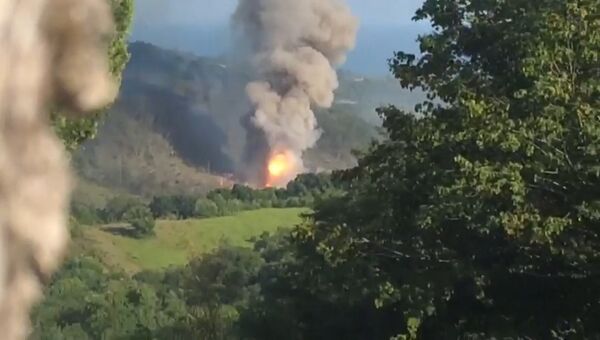 На складе минобороны Абхазии взорвались боеприпасы. Видео с места ЧП На складе минобороны Абхазии взорвались боеприпасы. Видео с места ЧП
