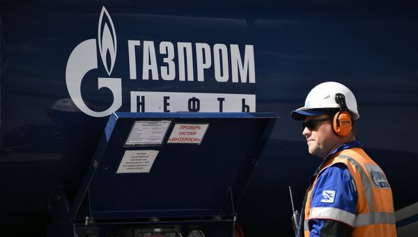 Цистерна Газпром Нефть. Архивное фото Цистерна Газпром Нефть. Архивное фото