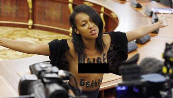 Активистка Femen Анжелина Диаш. Архивное фото Активистка Femen Анжелина Диаш. Архивное фото