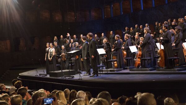 Выступление оркестра и хора MusicAeterna в Зальцбурге. Архивное фото Выступление оркестра и хора MusicAeterna в Зальцбурге. Архивное фото