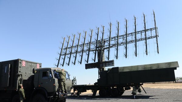 Радиолокационная станция 1Л119 на выставочной площадке на полигоне Кадамовский в Ростовской области во время подготовки к международному военно-техническому форуму Армия-2017 Радиолокационная станция 1Л119 на выставочной площадке на полигоне Кадамовский в Ростовской области во время подготовки к международному военно-техническому форуму Армия-2017