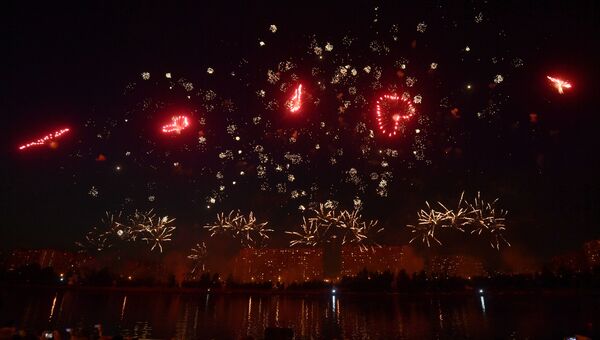 На международном фестивале фейерверков Ростех в Братеевском каскадном парке в Москве. 19 августа 2017 На международном фестивале фейерверков Ростех в Братеевском каскадном парке в Москве. 19 августа 2017