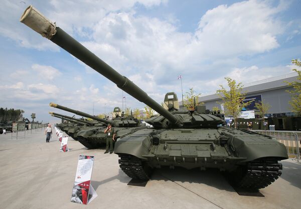 Танки Т-72Б3 на международном военно-техническом форуме Армия-2017 в Московской области Танки Т-72Б3 на международном военно-техническом форуме Армия-2017 в Московской области