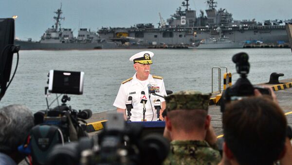 Адмирал Скотт Свифт во время пресс-конференции на военно-морской базе Чанги в Сингапуре. 22 августа 2017 Адмирал Скотт Свифт во время пресс-конференции на военно-морской базе Чанги в Сингапуре. 22 августа 2017