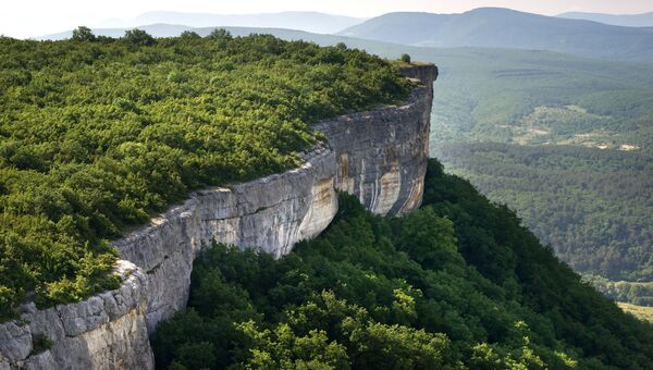 Каньон в Бахчисарайском районе Крыма. Архивное фото Каньон в Бахчисарайском районе Крыма. Архивное фото