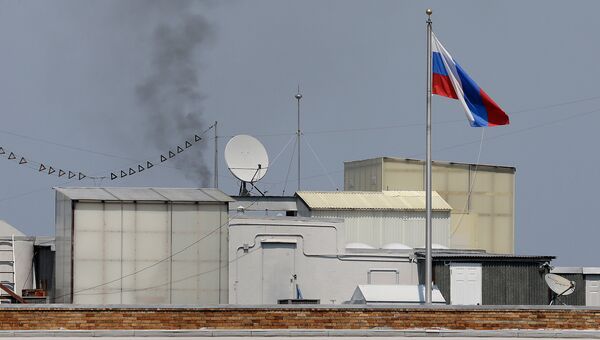 Дым над крышей Генерального консульства России в Сан-Франциско. Архивное фото Дым над крышей Генерального консульства России в Сан-Франциско. Архивное фото