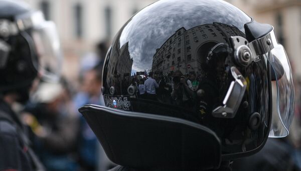 Полицейские в Москве во время несанкционированной акции. Архивное фото Полицейские в Москве во время несанкционированной акции. Архивное фото