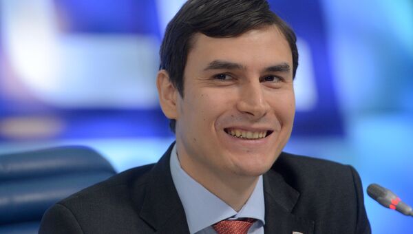 Депутат Государственной Думы Сергей Шаргунов на пресс-конференции в Москве Депутат Государственной Думы Сергей Шаргунов на пресс-конференции в Москве