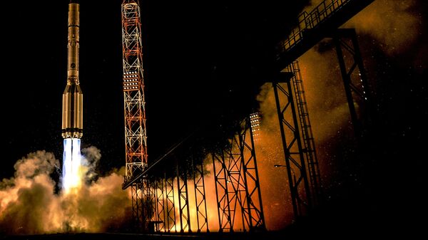 Старт ракеты-носителя Протон-М с пусковой площадки космодрома Байконур. Архивное фото Старт ракеты-носителя Протон-М с пусковой площадки космодрома Байконур. Архивное фото