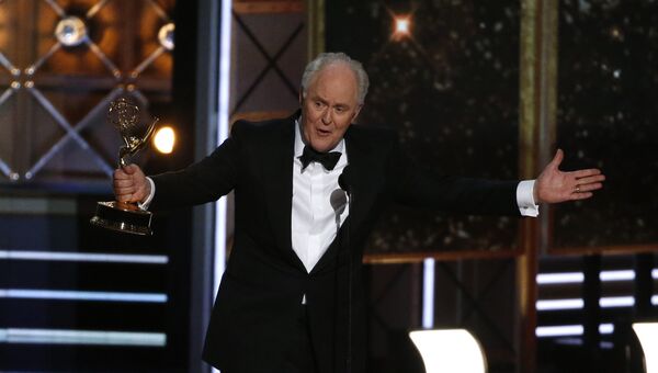 Актер Джон Литгоу на церемонии награждения телевизионной премии Эмми-2017 в Лос-Анджелесе Актер Джон Литгоу на церемонии награждения телевизионной премии Эмми-2017 в Лос-Анджелесе